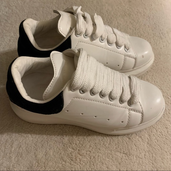 Alexander McQueen calf leather oversized running shoes - Picture 16 of 16